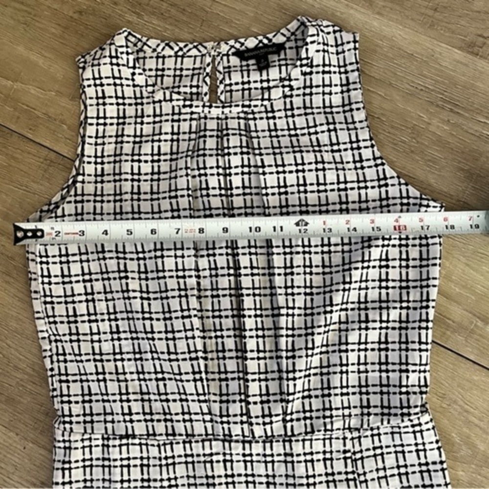 Banana Republic Black and White Sleeveless Top Size 2 Like New - Picture 6 of 13